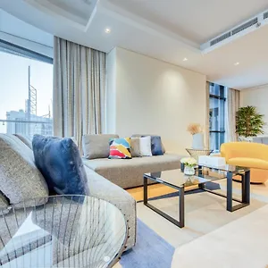 https://rh-modern-bright-2br-apt-in-downtown-walk-to-dubai-mall.dubaihotelsoffers.com